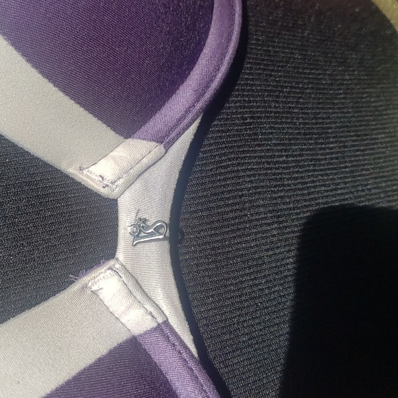 Victoria Secret Fabulous Bra 32B - Picture 2 of 9